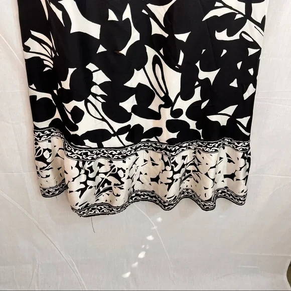 White House Black Market Maxi Dress Size 6 Silk Black White Floral Print Halter - Picture 2 of 12